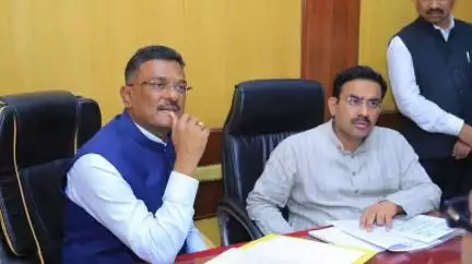 भंडारा: एस.टी. महामंडळ भंडारा विभागातील चालक व वाहक पद भरतीसंदर्भात परिवहन मंत्री सरनाईक यांच्या दालनात आढावा बैठक पार
