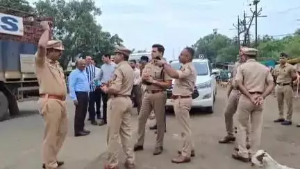 अकोला: अकोल्याचे आराध्य दैवत श्री. राज राजेश्वर महाराज यांच्या कावड पालखी मार्गाची केली जिल्हाधिकाऱ्यांनी पाहणी.