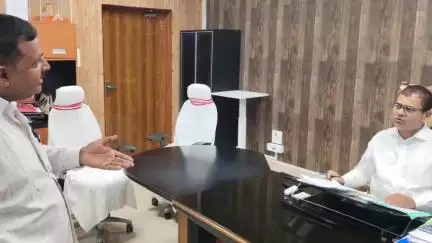 औरंगाबाद: जिलाधिकारी श्रीकांत शास्त्री ने कार्यालय में जनता दरबार का आयोजन किया, कहा- यहां मिलता है त्वरित न्याय