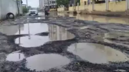 વિરમગામ: વિરમગામમાં ઉભરાતી ભૂગર્ભ ગટર સહિતની સમસ્યાઓની રજૂઆત કરાઈ