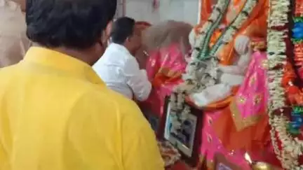 তমলুক: গুরুপূর্ণিমা উপলক্ষ্যে আজ মহিষাদল ভারত সেবাশ্রম সংঘে গুরু পূজায় উপস্থিত তমলুক লোকসভার প্রাক্তন সাংসদ দিব্যেন্দু অধিকারী