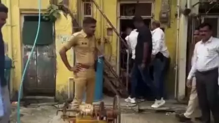 नगर: दिल्ली गेट परिसरात मावा कारखान्यावर छापा तोफखाना पोलीस ठाण्यात गुन्हा दाखल