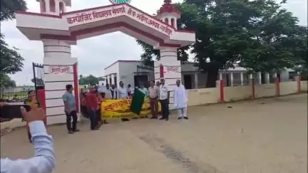 सेवराई: भदौरा बीआरसी पर स्कूल चलो अभियान के तहत निकाली गई जागरूकता रैली