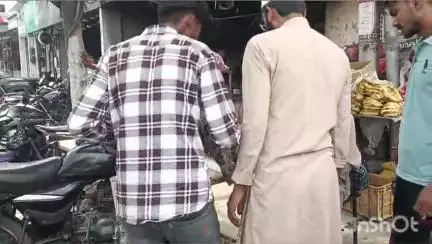 बाजपुर: नैनीताल स्टेट हाईवे पर भगत चौक के निकट तेज रफ्तार कार की चपेट में आकर एक बुजुर्ग महिला घायल हुई