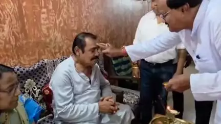 ଖଲ୍ଲିକୋଟ୍: ଗୁରୁ ପୂର୍ଣ୍ଣିମା ରେ ଖଲ୍ଲିକୋଟ ଠାରେ ନିଜ ଗୁରୁଙ୍କୁ ପୂଜା କଲେ ବିଧାୟକ ପୂର୍ଣ୍ଣ ଚନ୍ଦ୍ର ସେଠୀ