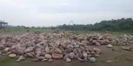 नूरपुर: बदूही क्षेत्र में अवैध रूप से डंप खनन सामग्री को SDM, DSP और खनन अधिकारी की मौजूदगी में ₹2,02,000 में किया गया नीलाम