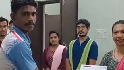 गडचिरोली: एलटी गोंडवांना कंपनीच्या माध्यमातून भामरागड, व आलदांडी परिसराती युवक, युवतींना नौकरीचे नियुक्तीपत्राचे वाटप .