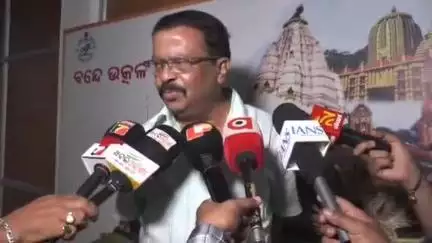 ଝାରସୁଗୁଡା: ବାଙ୍ଗାଲାଦେଶ ଅନୁପ୍ରେବଶକାରୀ ଅଟକ ପ୍ରସଙ୍ଗରେ ମହୁଆ ମୈତ୍ରୀ ଦେଇଥିବା ପ୍ରତିକ୍ରିୟାର ଝାରସୁଗୁଡାରେ ଜବାବ ଦେଲେ ରାଜସ୍ୱ ମନ୍ତ୍ରୀ