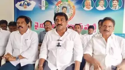 మాజీ ఎమ్మెల్యే నల్లపురెడ్డి ఇంటి పై దాడి హేయమైన చర్య 
- సూళ్లూరుపేట ఎంపీపీ అల్లూరు అనిల్ రెడ్డి
