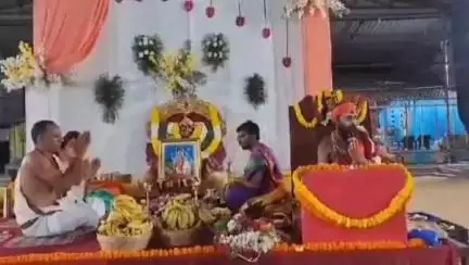 సంగారెడ్డి: ఫసల్వాది లోని జ్యోతిర్వాస్తు విద్యాపీఠంలో శ్రీ పాదు కార్చన  కార్యక్రమం