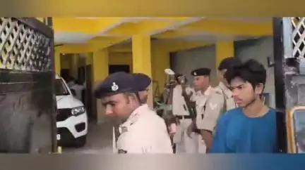 खगौल: शिक्षा विभाग के कार्यपालक अभियंता के घर EOU की छापेमारी, ₹2 लाख कैश व ज़मीन के कागजात बरामद, आय से अधिक संपत्ति का मामला दर्ज