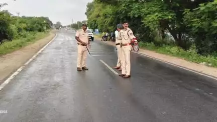 ಸಿಂಧನೂರು: ಆಕ್ಸಿಡೆಂಟ್ ಡೆಡ್ಲಿ ಸ್ಪಾಟ್ ಗಳಿಗೆ ಎಸ್ಪಿ ಎಂ.ಪುಟ್ಟಮಾದಯ್ಯ ಎಂಟ್ರಿ; ಪರಿಶೀಲನೆ