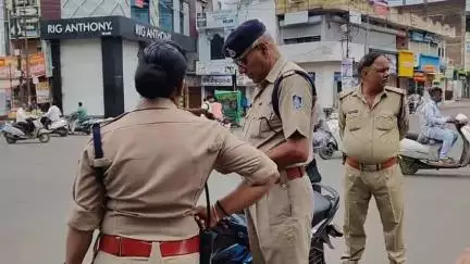 दलौदा: कोतवाली पुलिस ने तीन अलग-अलग स्थानों से सट्टा लिख रहे तीन लोगों को पकड़ा