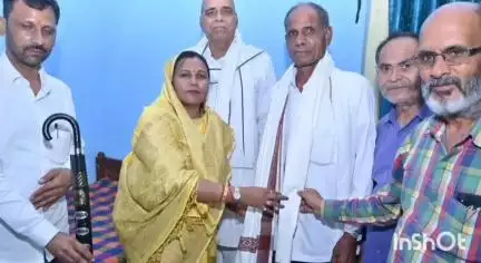 प्रतापपुर: गुरू पूर्णिमा के पावन अवसर पर ग्राम श्यामनगर में विधायक पोर्ते ने सेवानिवृत्त शिक्षकों को किया सम्मानित