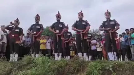 ଜଗତସିଂହପୁର: ଅରଖକୁଦ ଗ୍ରାମର ସଡକ ଦୁର୍ଘଟଣାରେ ପ୍ରାଣ ହରାଇଥିବା ସୈନିକଙ୍କୁ ବିଭାଗ ପକ୍ଷରୁ ଉକ୍ତ ଗ୍ରାମରେ ରାଷ୍ଟ୍ରୀୟ ସମ୍ମାନ ପ୍ରଦାନ