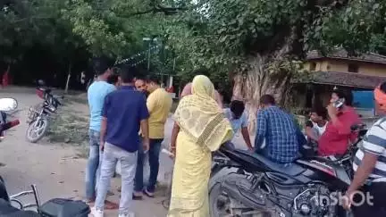 घोड़ासहन: घोड़ासहन में दहेज के लिए 22 वर्षीय नवविवाहिता की हत्या, शव जलाने की कोशिश में ससुराल पक्ष के लोग रंगे हाथों पकड़े गए