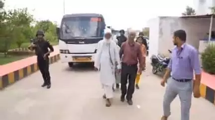 बलरामपुर: अवैध धर्मांतरण मामले में छांगुर बाबा और नीतू उर्फ नसरीन को पुलिस कस्टडी में भेजा गया, ATS की पूछताछ में खुल सकते हैं राज