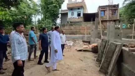 ଖଲ୍ଲିକୋଟ୍: ଶ୍ରୀ ମର୍ଦ୍ଦରାଜ ସରକାରୀ ଉଚ୍ଚ ବିଦ୍ୟାଳୟର ବିଭିନ୍ନ ଉନ୍ନତି ମୂଳକ କାର୍ଯ୍ୟର ତଦାରଖ କଲେ ବିଧାୟକ ପୂର୍ଣ୍ଣ ଚନ୍ଦ୍ର ସେଠୀ