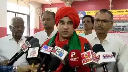ವಿಜಯಪುರ: ಹೋರಾಟಗಾರರ ಮೇಲೆ ಲಾಠಿ ಚಾರ್ಜ್ ಪ್ರಕರಣ. ನ್ಯಾಯಾಂಗ ತನಿಖೆಗೆ ಹೈಕೋರ್ಟ್ ಆದೇಶ ಮಾಡಿದ್ದು ಸ್ವಾಗತಾರ್ಹ : ನಗರದಲ್ಲಿ ಸ್ವಾಮಿಜಿ