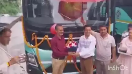 धर्मशाला: धर्मशाला HRTC को मिलीं 4 नई वोल्वो बसें, हरिद्वार-दिल्ली के लिए शुरू हुई सेवा, HRTC उपाध्यक्ष अजय वर्मा ने किया शुभारंभ