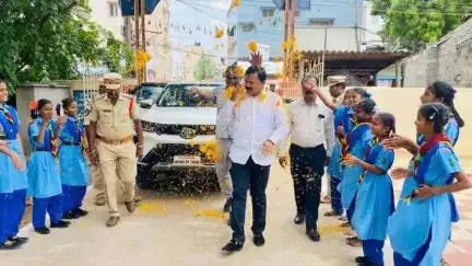 చదువుతోనే పిల్లలకు బంగారు భవిష్యత్ : గుడూరు ఎమ్మెల్యే పాశం సునీల్ కుమార్