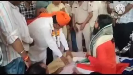 नावां: राज्य मंत्री विजय सिंह चौधरी ने गुरु पूर्णिमा के मौके पर विधानसभा क्षेत्र में कई संतों का स्वागत और सम्मान किया