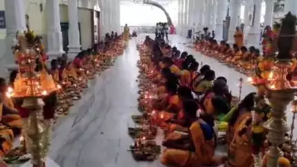சாத்தூர்: இருக்கன்குடி மாரியம்மன் கோவிலில் ஆனி மாத பௌர்ணமி விளக்கு பூஜை