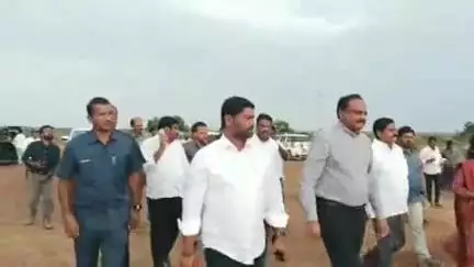 జమ్మలమడుగు: జమ్మలమడుగు : జెఎస్డబ్ల్యు ఆధ్వర్యంలో జరగబోయే స్టీల్ ప్లాంట్ పనులను పరిశీలించిన జిల్లా కలెక్టర్ శ్రీధర్