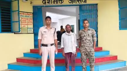 उचेहरा: नागौद न्यायालय के आदेश पर सिंहपुर पुलिस ने वर्षों से फरार स्थाई वारंटी को किया गिरफ्तार