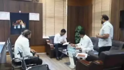 ವಿಜಯಪುರ: ನೂತನ ಜಿಲ್ಲಾಧಿಕಾರಿಗಳಾದ ಡಾ. ಆನಂದ ಅವರಿಗೆ ಭೇಟಿಯಾಗಿ ಶುಭಕೋರಿದ ಶಾಸಕ ಅಶೋಕ ಮನಗೂಳಿ