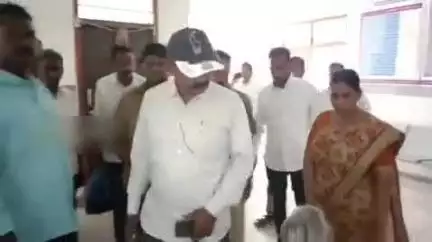 యర్రగొండపాలెం: దోర్నాల పంచాయతీ కార్యాలయంలో జూనియర్ అసిస్టెంట్ రమాదేవి హార్ట్ ఎటాక్ తో మృతి