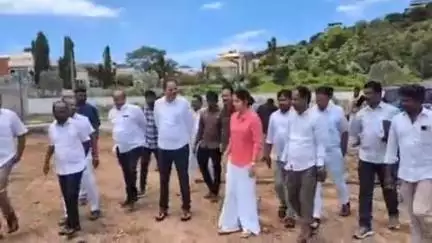 భీమిలి: బాబు షూరిటీ మోసం గ్యారెంటీ కార్యక్రమం  పరిశీలించిన విజయనగరం జడ్పీ చైర్మన్, జిల్లా వైస్సార్సీపీ అధ్యక్షులు చిన్న శ్రీను