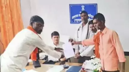 आर्णी: बीड येथील विद्यार्थ्यांवर आली उघड्यावर शिक्षण घेण्याची वेळ