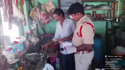 తునిలో గుట్కా అమ్మకాలను నిర్వహిస్తున్న దుకాణాలు పై పోలీసుల దాడులు 11 దుకాణాలకు  ఫైన్ విధించిన పోలీసులు