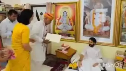 किशनगढ़: गुरु पूर्णिमा पर केंद्रीय मंत्री भागीरथ चौधरी ने सलेमाबाद दादू दयाल धाम राजगढ़ में गुरुओं का आशीर्वाद लिया और दर्शन किए