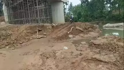 टंडवा: कुहूबाद नदी में डायवर्सन न होने से ग्रामीणों को परेशानी, डायवर्सन बनाने की मांग