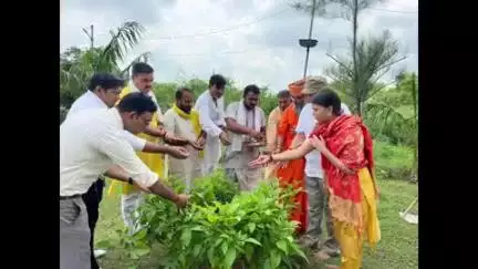 गुरु पूर्णिमा पर भाजपाइयों ने किया साधु संतों को सम्मानित
संदीप दहिया