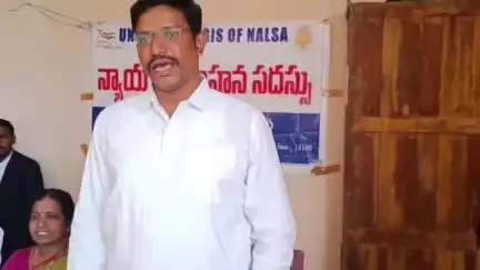 ప్రత్తిపాడులో న్యాయ సేవాధికారి సంస్థ అవగాహన కార్యక్రమం హాజరైన జూనియర్ సివిల్ జడ్జి గోపీనాథ్