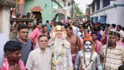বরজোড়া: বেলিয়াতোড়ে বাবা ধর্মরাজের গাজন উৎসব উপলক্ষে বিরাট শোভাযাত্রা বের করা হল, যোগ দিলেন হাজার হাজার পুণ্যার্থীরা
