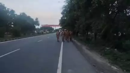 हर्रैया: कांवड़ यात्रा को लेकर बस्ती पुलिस अलर्ट, गोंडा-आयोध्या बॉर्डर पर किया गया गश्त