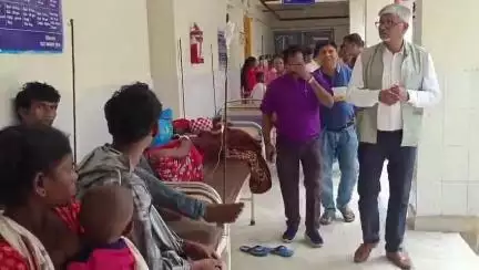 गुमला: प्रभार ग्रहण के बाद नए सीएस ने सदर अस्पताल का किया निरीक्षण, स्वच्छता व बेहतर सुविधा पर रहेगा ध्यान