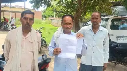 माधौगढ़: सिरसा दोगड़ी गांव में तालाब पर दबंगों ने किया अतिक्रमण, ग्रामीणों ने एसडीएम से की शिकायत #jansamasya