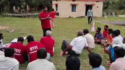 మంత్రాలయం: కేంద్ర, రాష్ట్ర ప్రభుత్వాలు యువతను మోసం చేస్తున్నాయి: పెద్ద కడబూరు డివైఎఫ్ఐ రాష్ట్ర కార్యదర్శి రామన్న