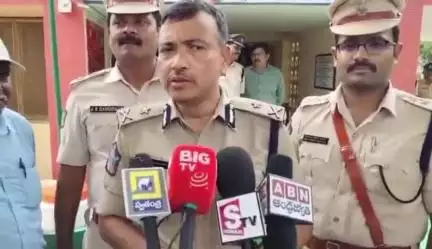 కొండపి: కొండపి పోలీస్ స్టేషన్ ని ఆకస్మికంగా సందర్శించిన గుంటూరు రేంజ్ ఐజి సర్వ శ్రేష్ఠ త్రిపాఠి