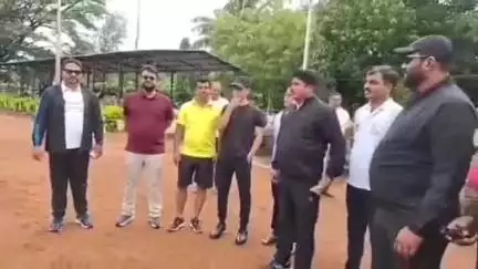 ಬೆಳಗಾವಿ: ಪತ್ರಿಕಾ ದಿನಾಚರಣೆ ಅಂಗವಾಗಿ ನಗರದಲ್ಲಿ ಕ್ರಿಕೆಟ್ ಪಂದ್ಯಾವಳಿ ಆಯೋಜನೆ, ಜಿಲ್ಲಾಧಿಕಾರಿ ಮೊಹಮ್ಮದ್ ರೋಷನ್ ಚಾಲನೆ