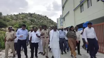 ಪಾವಗಡ: ನಗರದಲ್ಲಿ ಉದ್ಘಾಟನೆಗೆ ಸಿದ್ಧವಾಗಿರುವ ಕಾಮಗಾರಿಗಳನ್ನ ಡಿಸಿಯೊಂದಿಗೆ ಪರಿಶೀಲಿಸಿದ ಶಾಸಕ ಹೆಚ್.ವಿ.ವೆಂಕಟೇಶ್