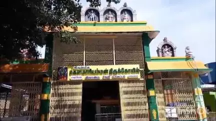 தேனி: ஆனி மாத பௌர்ணமி முன்னிட்டு வீரபாண்டி கௌமாரியம்மன் கோவிலில் குத்துவிளக்கு பூஜையை தேனி எம்பி தொடங்கி வைத்தார்