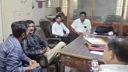 સિહોર: ડેડીયાપાડા ની ઘટનાના પડઘા સિહોરમાં પડ્યા શિહોર વકીલ મંડળ દ્વારા વકીલને રોકવા બાબત આક્રોશ વ્યક્ત કર્યો