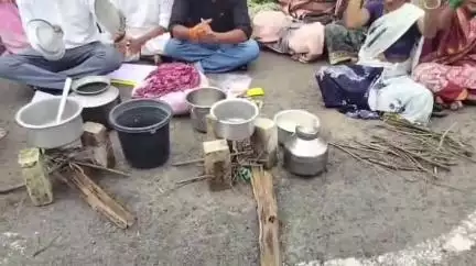 भंडारा: पूर बाधित नागरिकांनी जिल्हाधिकारी कार्यालयात मांडला ठिय्या