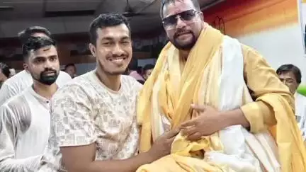 করিমগঞ্জ: শ্রীভূমিতে পৌঁছে উষ্ণ সংবর্ধনা জোয়ারে ভাসলেন শ্রীভূমি জেলা কংগ্রেসের নবনিযুক্ত জেলা সভাপতি তাপস পুরকায়স্থ